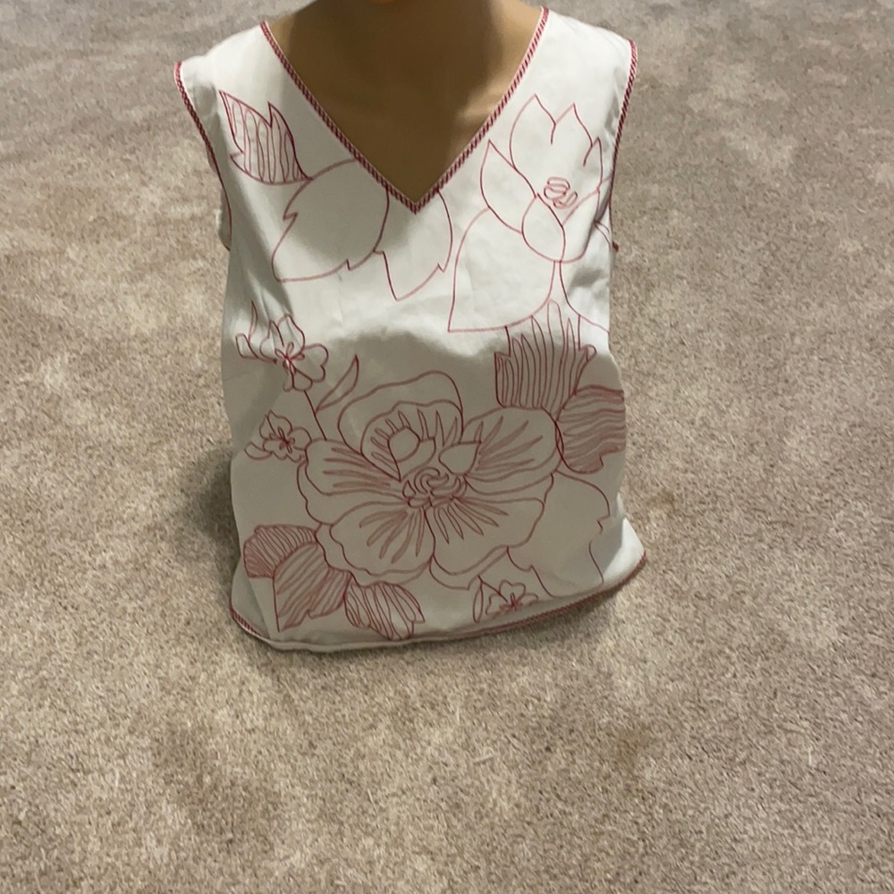 Telluride clothing company size 10 Embroidery floral top